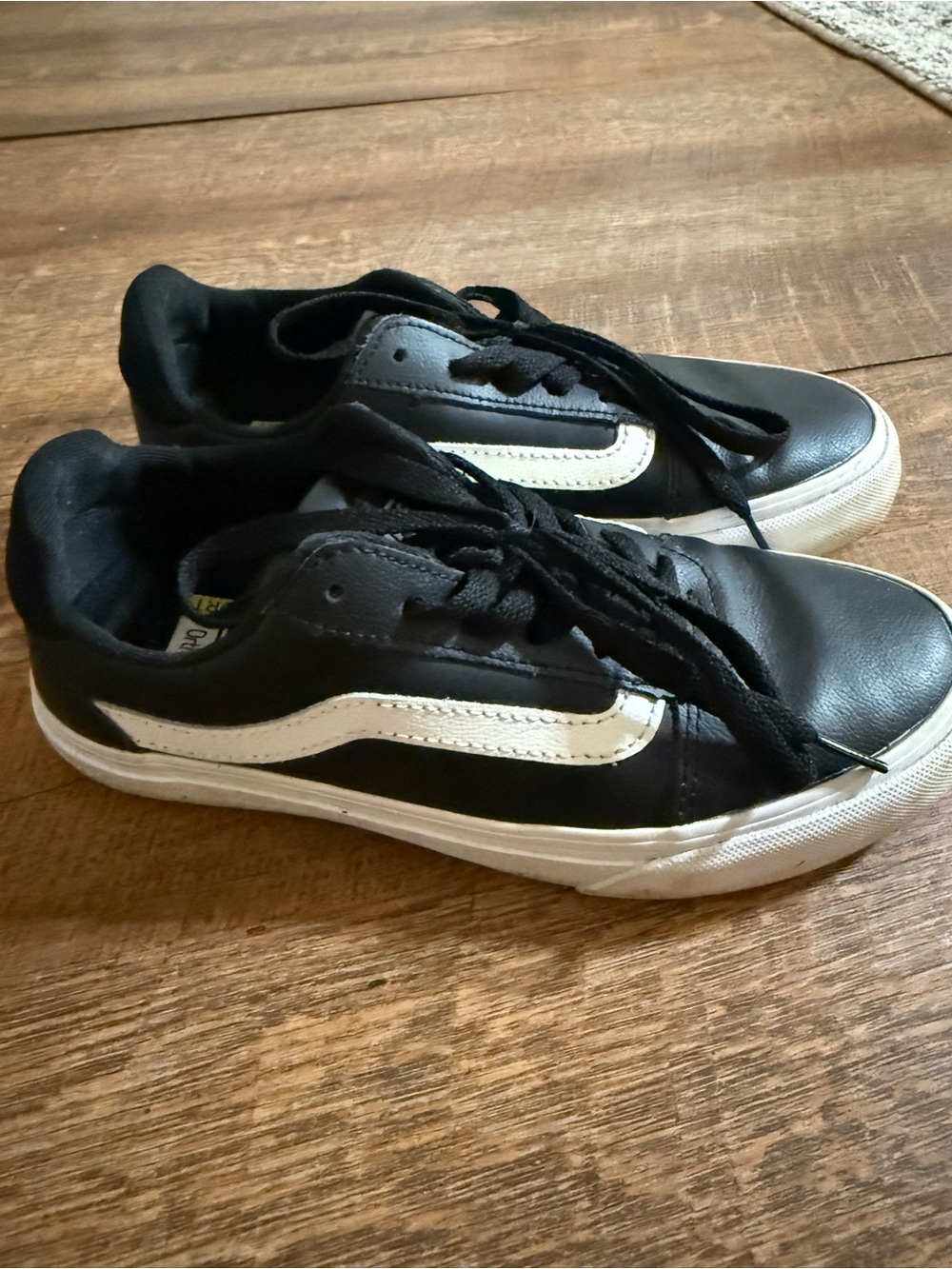 Vans Old Skool Black White Leather Sneakers Women’s Size 5.5
